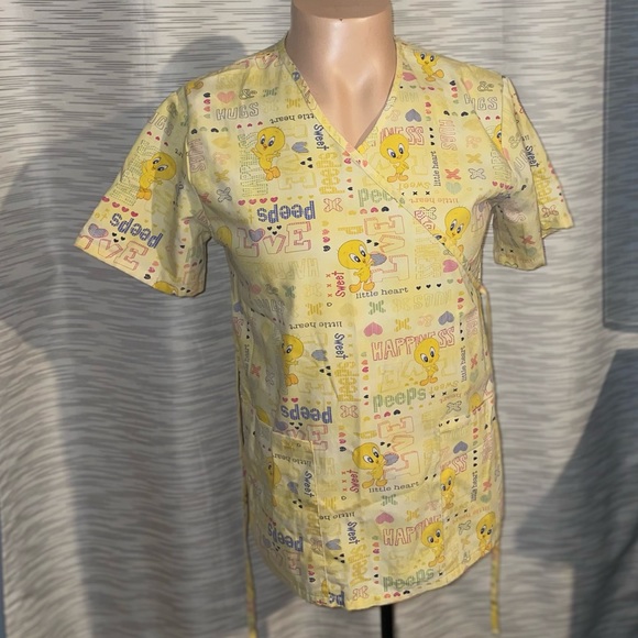 Tweety Bird Scrub Top - Picture 4 of 6